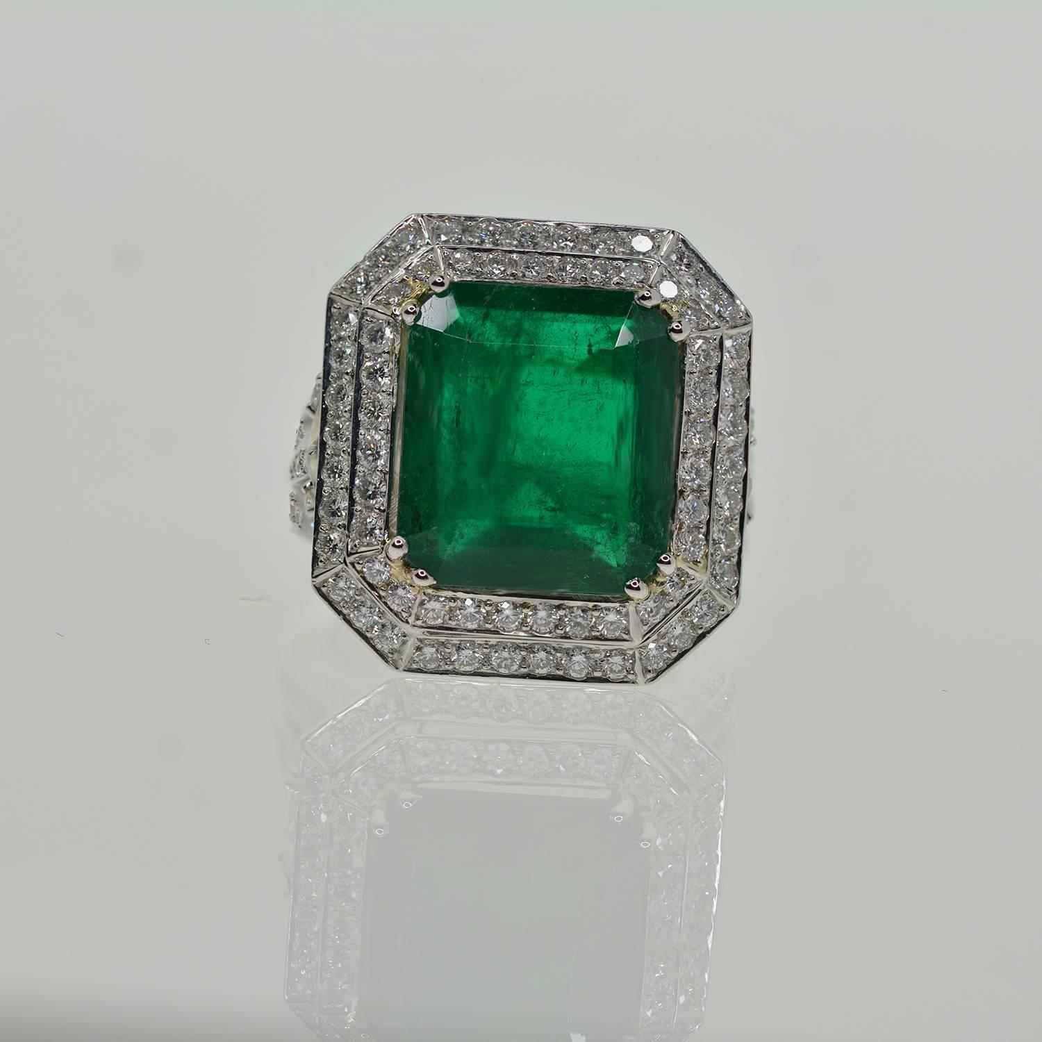 Gubelin Cert 6.81 Carat Emerald Diamond Platinum Ring  For Sale 1