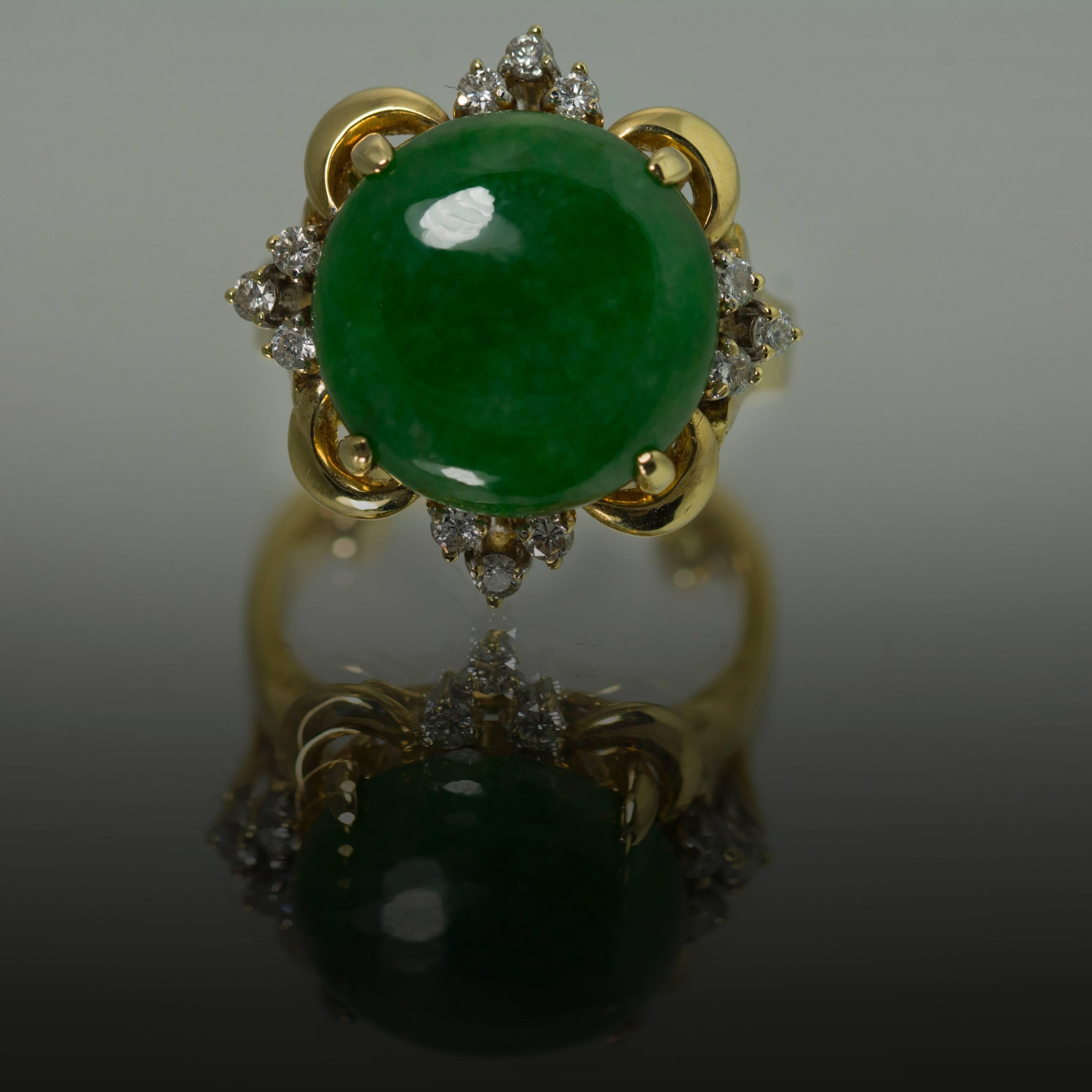 8.00 Carat Cabochon Jade Diamond Gold Ring In Excellent Condition For Sale In Sarasota, FL