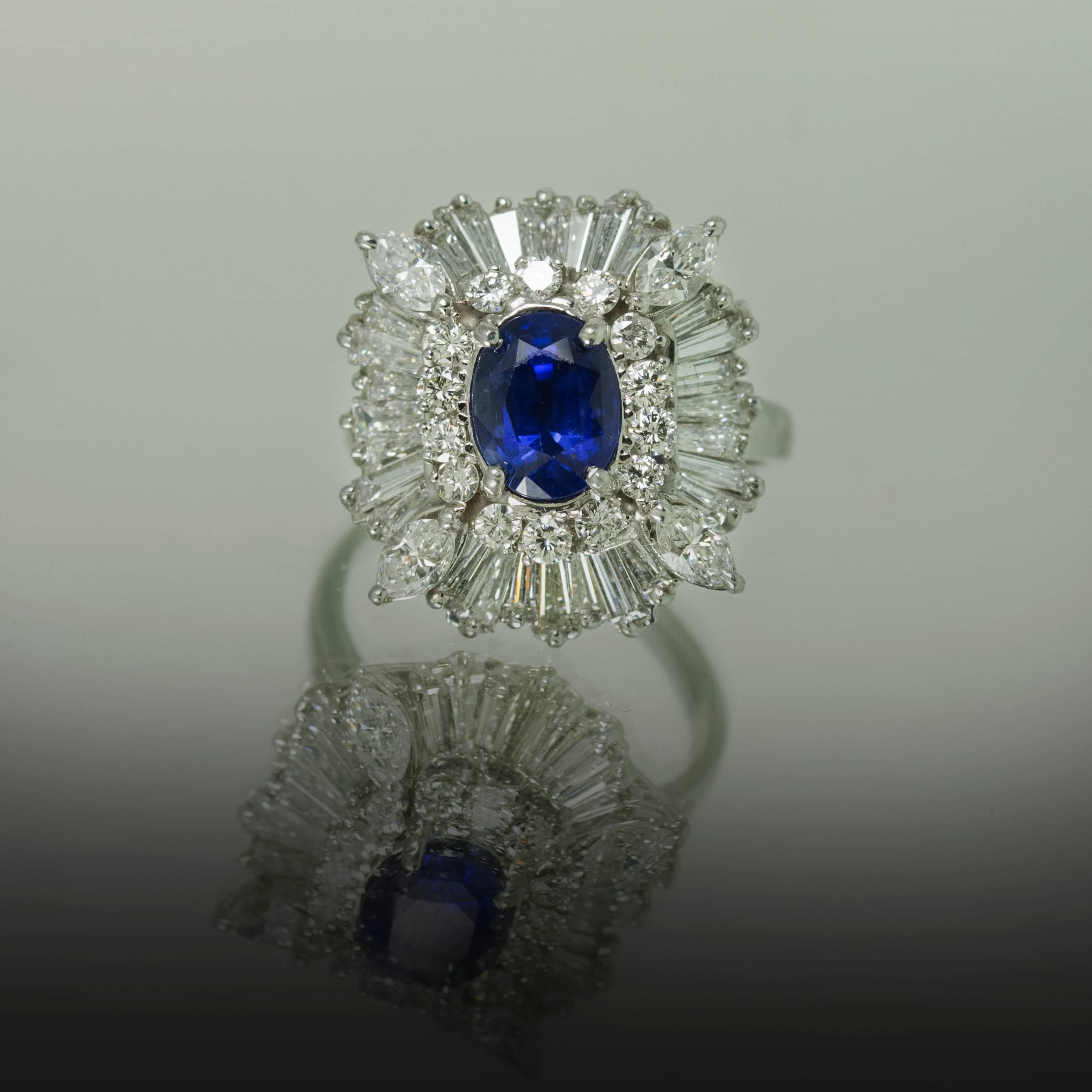 Royal Blue Ceylon Sapphire Diamond Platinum Ring  In Excellent Condition For Sale In Sarasota, FL