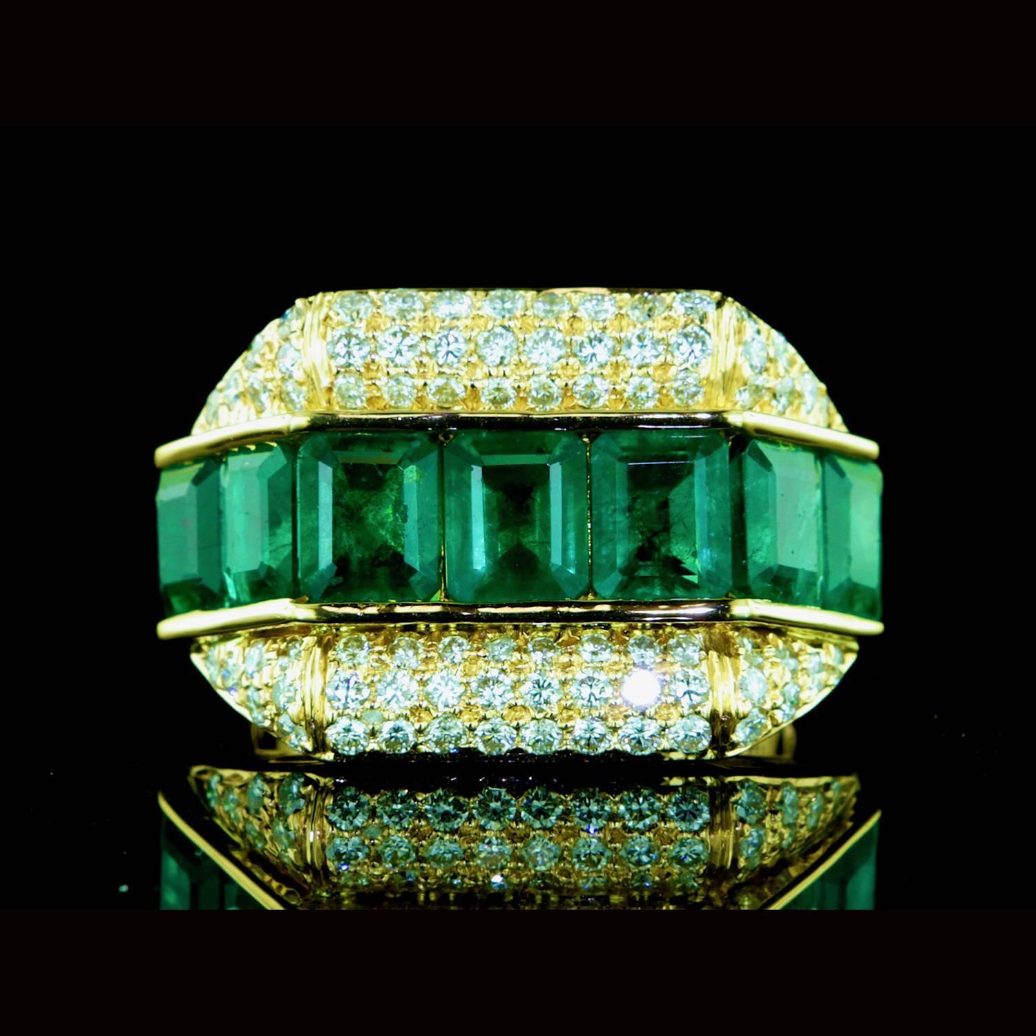 Emerald Pave Diamond Yellow Gold Ring In Excellent Condition In Sarasota, FL
