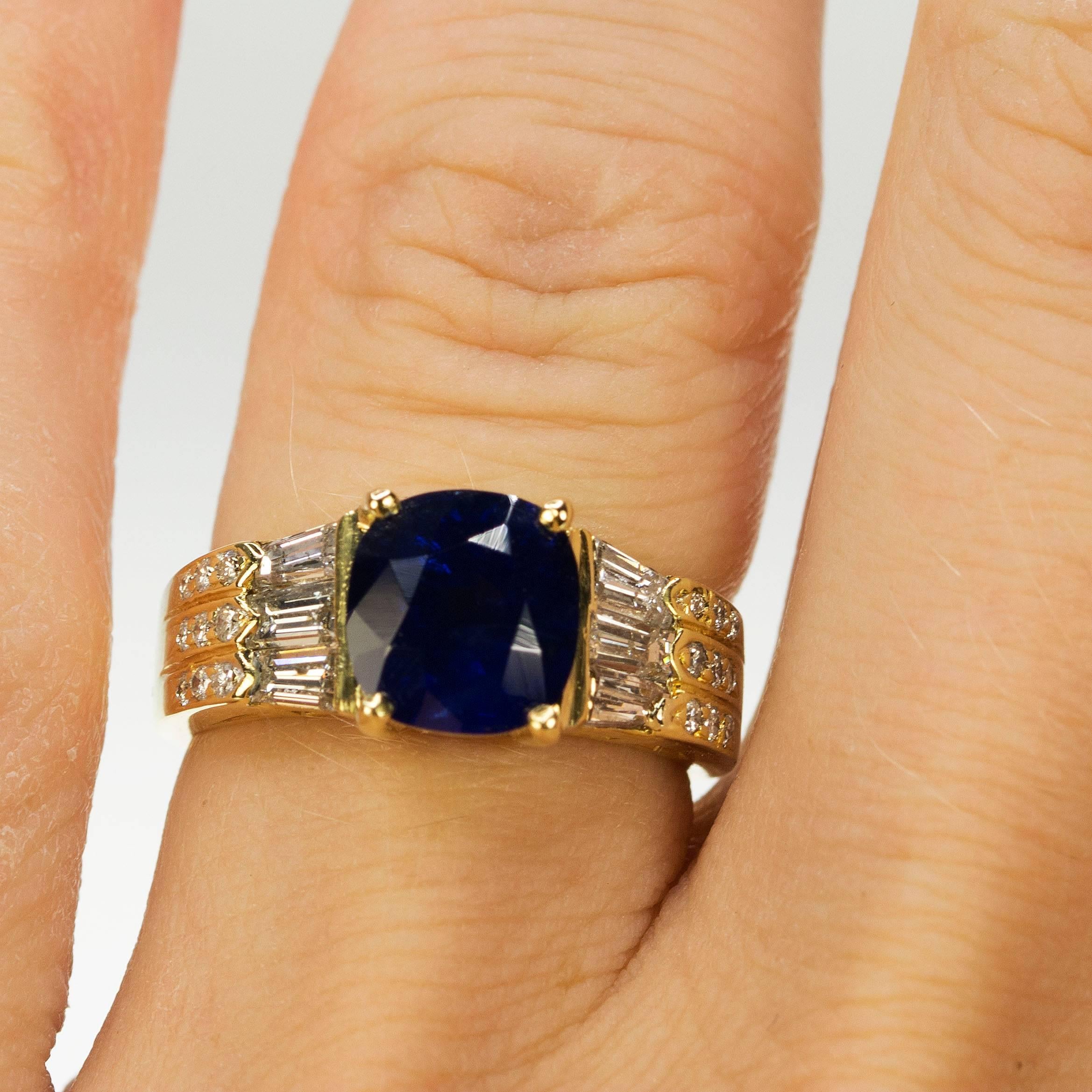 3.05 Carat AGL Certified Ceylon Sapphire Diamond Gold Ring In Excellent Condition In Sarasota, FL