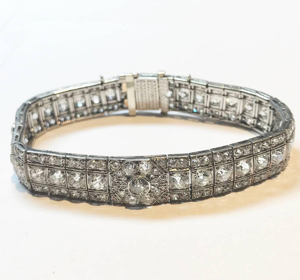 Stunning Platinum Art Deco Bracelet In Excellent Condition For Sale In Sarasota, FL