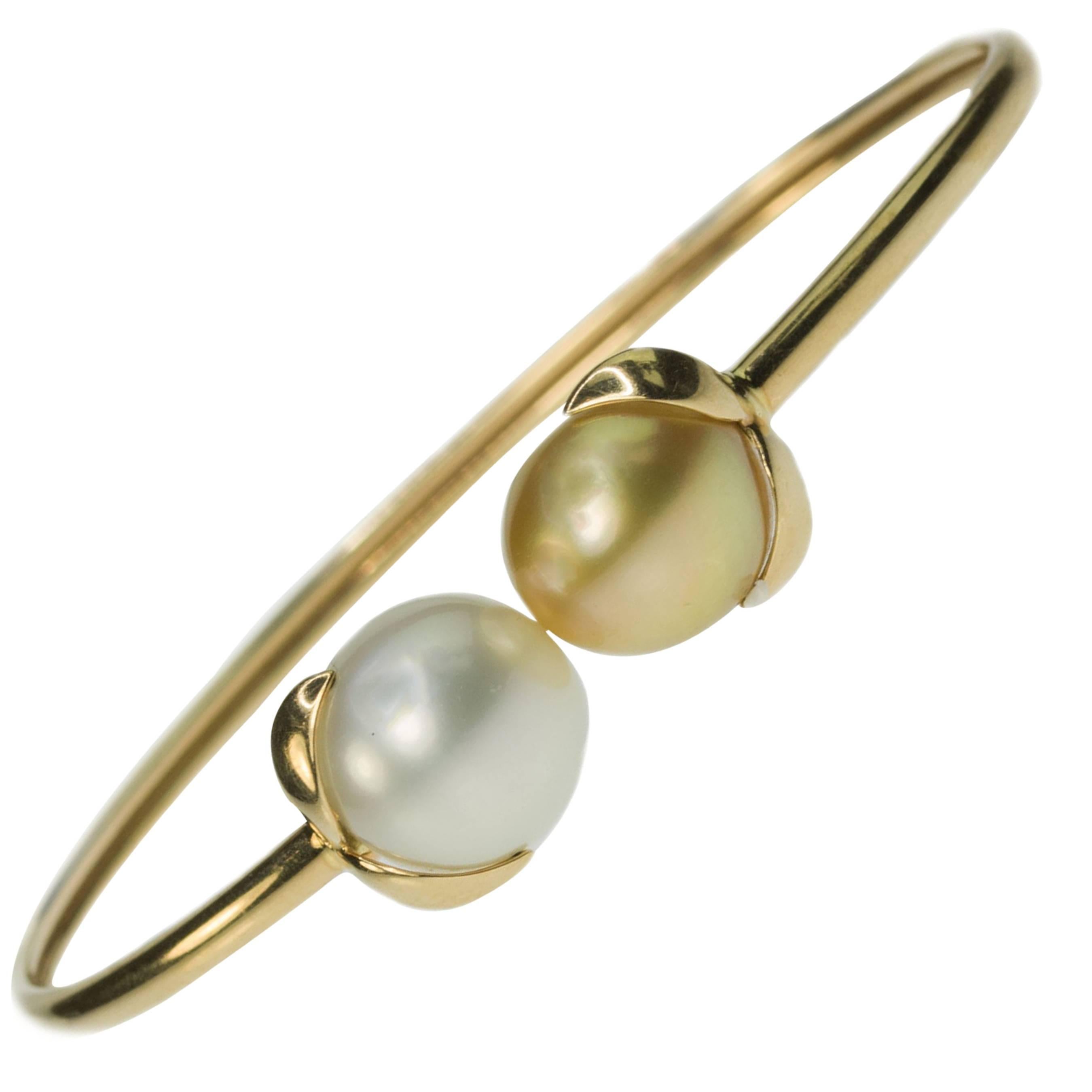 Iridesse Gold Bangle With Gold and White Pearls