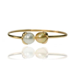 Iridesse Gold Bangle With Gold and White Pearls