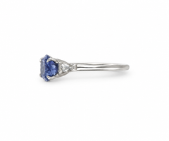 3.98ct Natural Ceylon Sri Lanka Sapphire in Platinum ring.