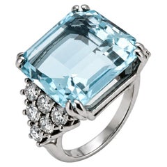 18k white gold 14.50ct aquamarine and diamond cocktail ring