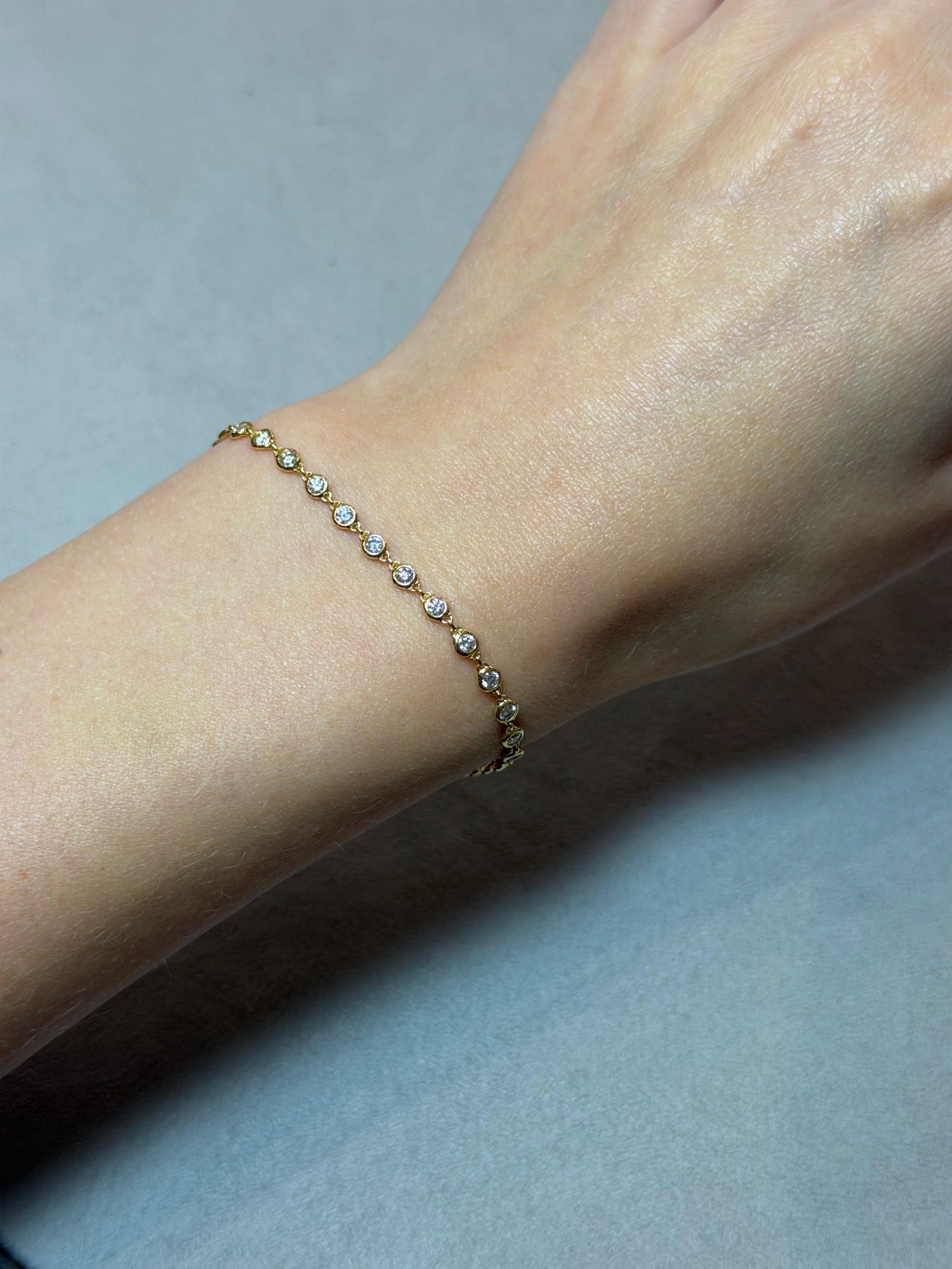 Pulsera de cadena de diamantes naturales blancos de oro amarillo de 18 ct en venta 1