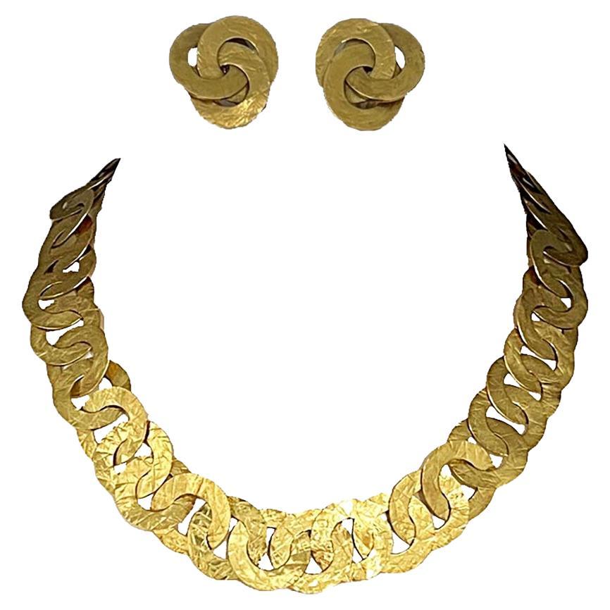 18k Yellow Gold Chunky Circle Link Necklace and Earring Set For Sale