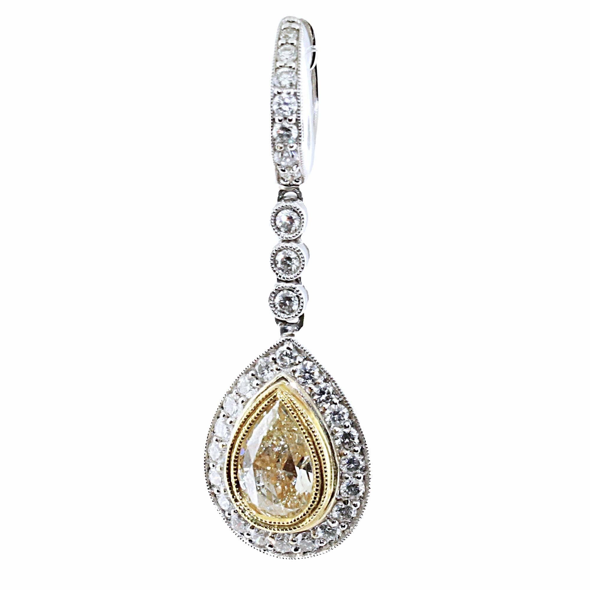 4.75 Carat White and Yellow Diamond Gold Dangle Drop Earrings In Excellent Condition In Beverly Hills, CA
