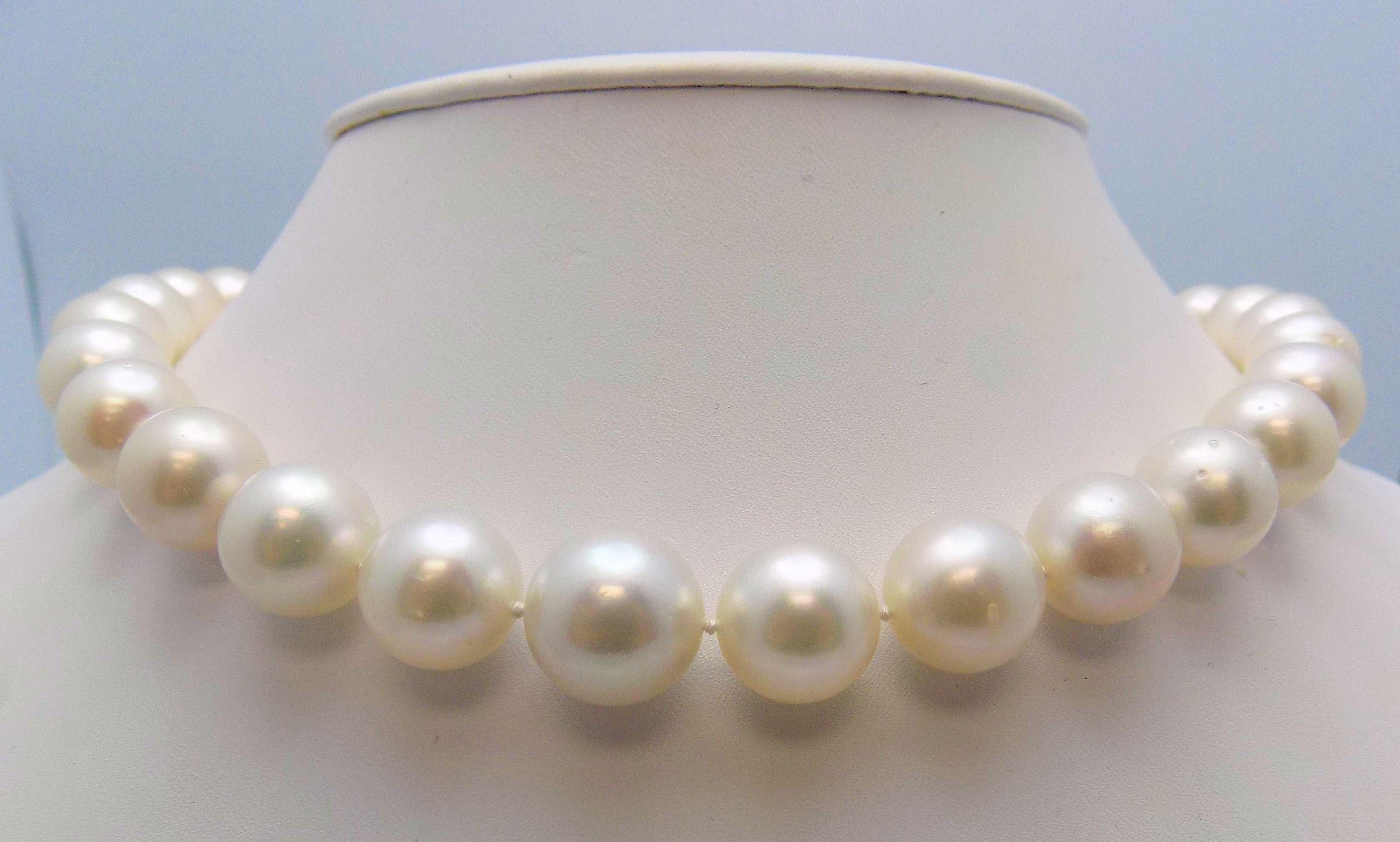 Women's or Men's Strand South Sea Cultured Pearls with Diamond Ball Clasp For Sale
