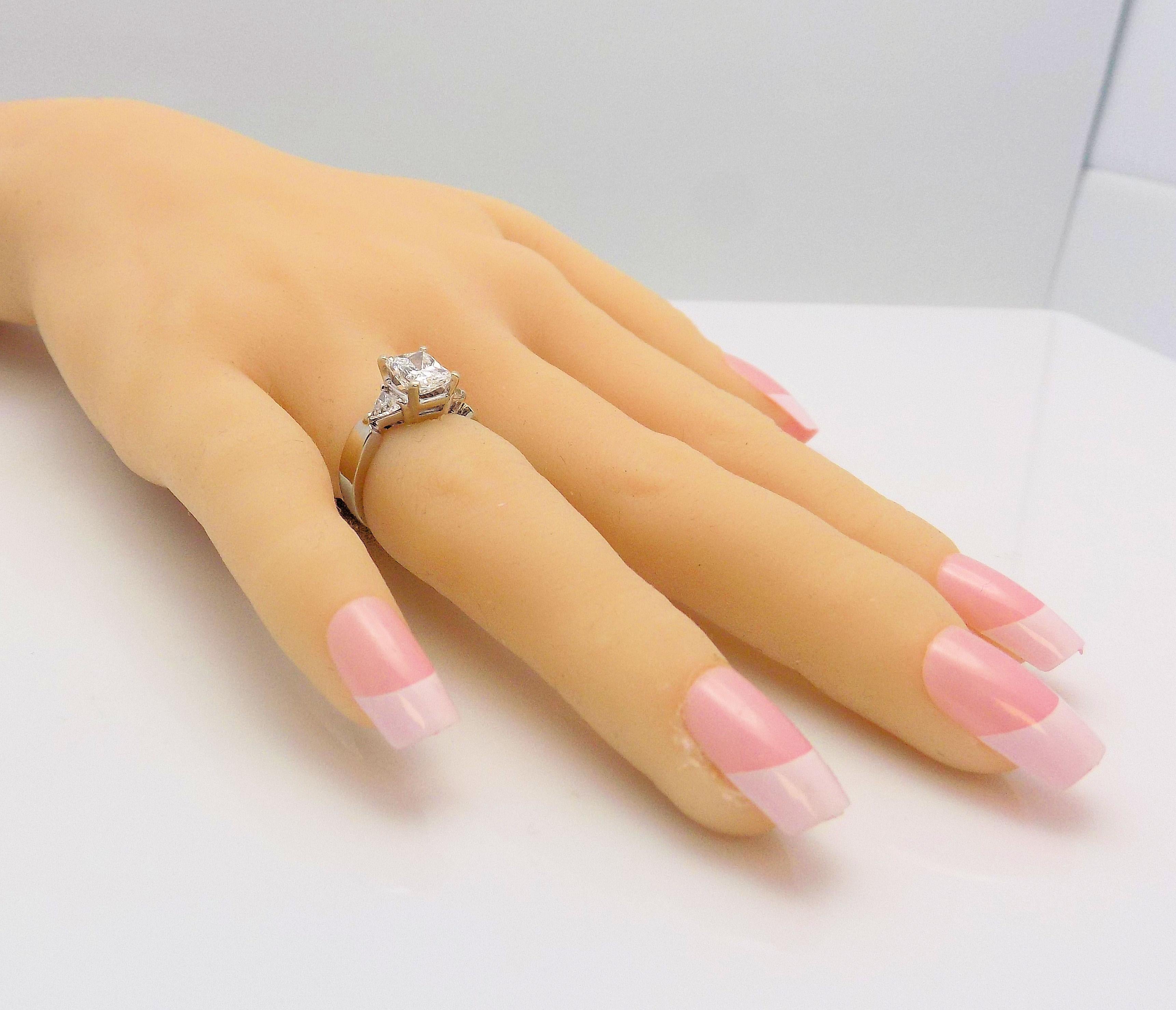 Radiant Cut and Trilliant Cut Diamond Engagement Ring im Angebot 2