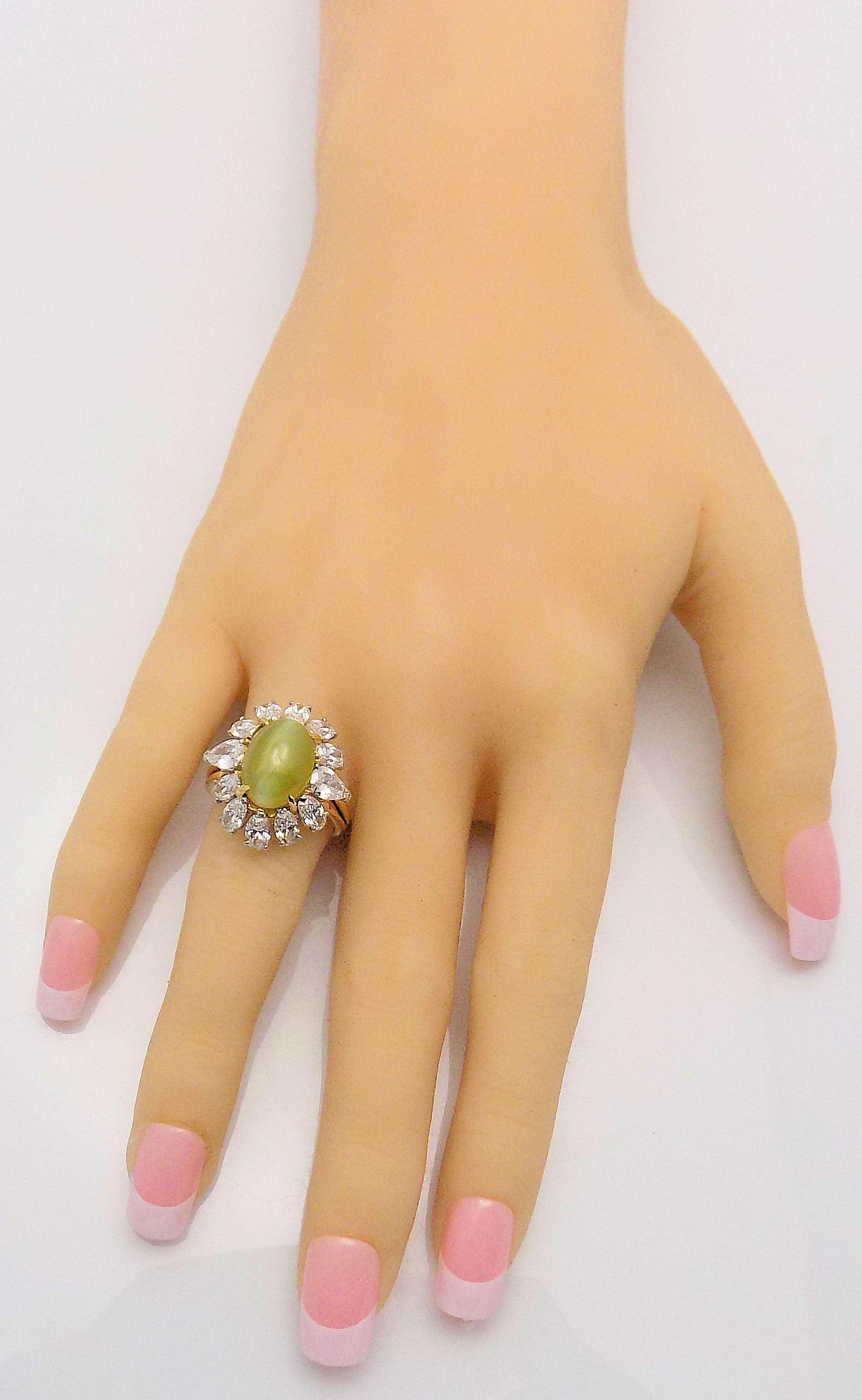 Cat's Eye Chrysoberyl and Diamond Ring in 18 Karat Yellow Gold For Sale 5