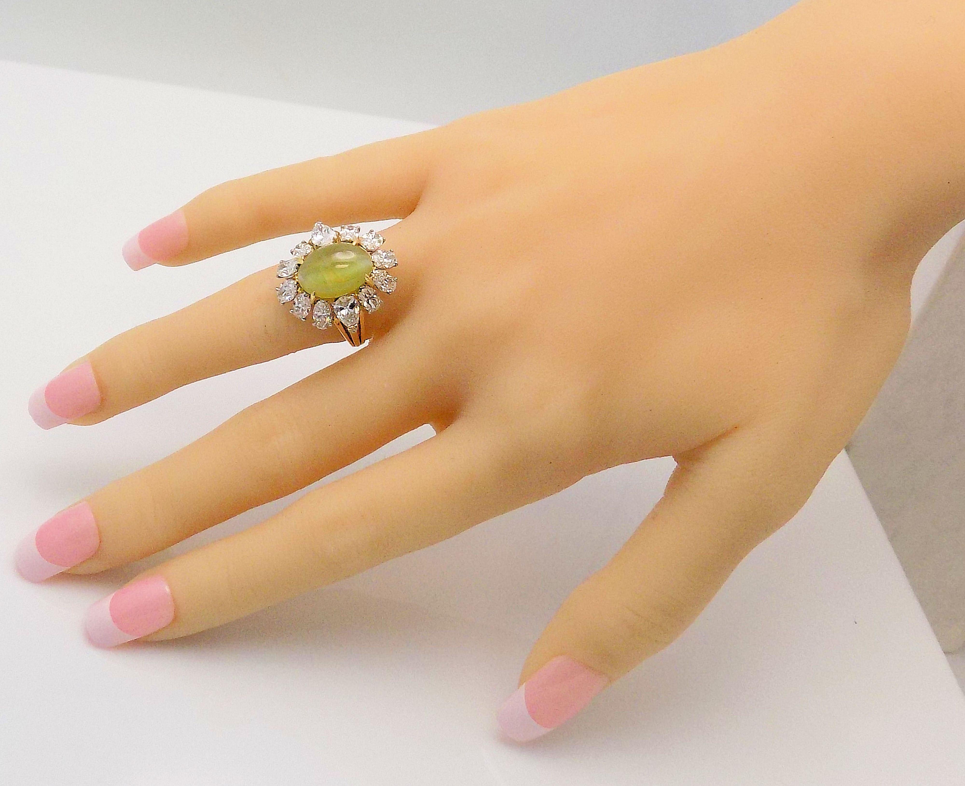 Cat's Eye Chrysoberyl and Diamond Ring in 18 Karat Yellow Gold For Sale 6