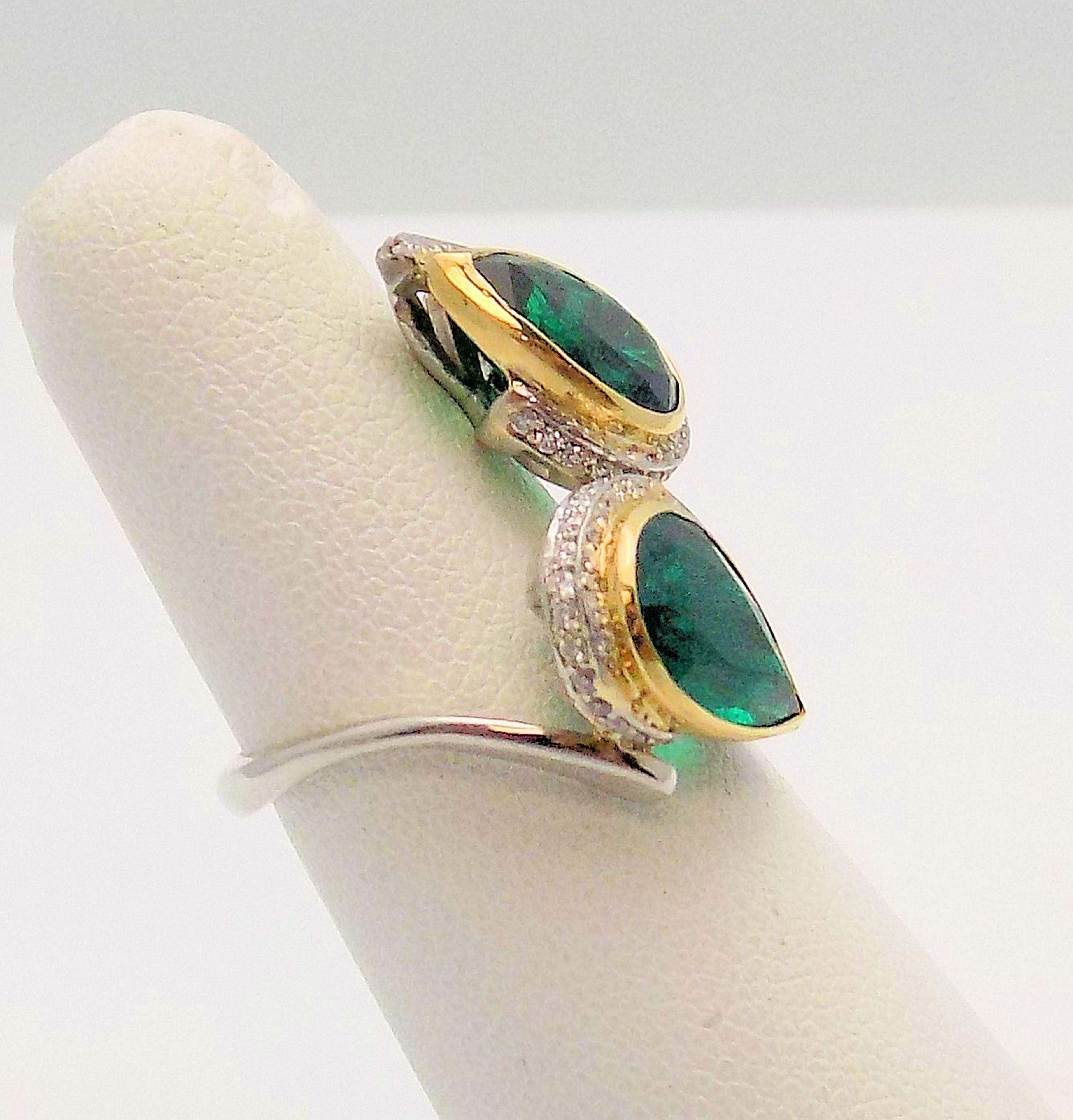 Pear Shaped Emeralds and Diamond Bypass Ring in Platinum and 18 Karat Gold For Sale 2
