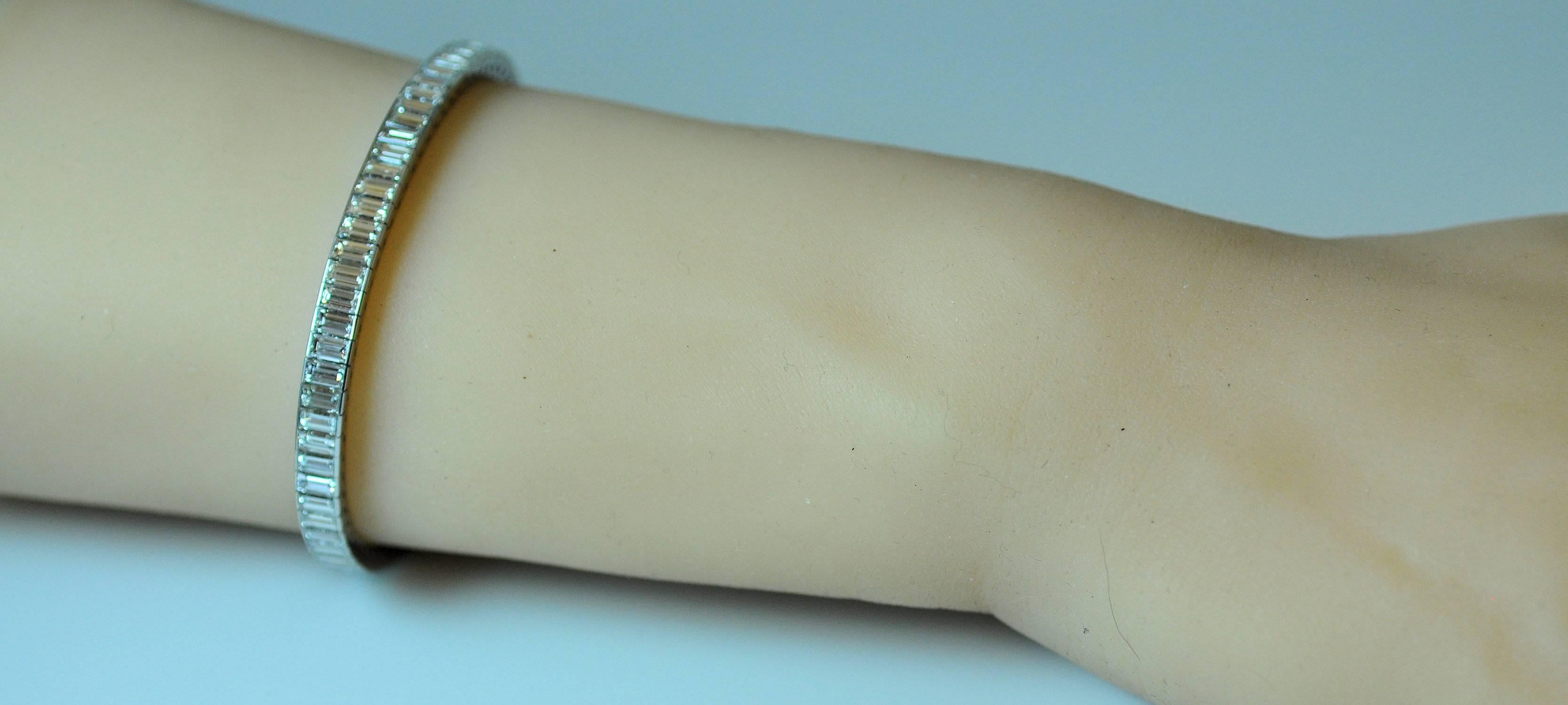 Baguette Diamond Gold Line Bracelet In Excellent Condition In Dallas, TX
