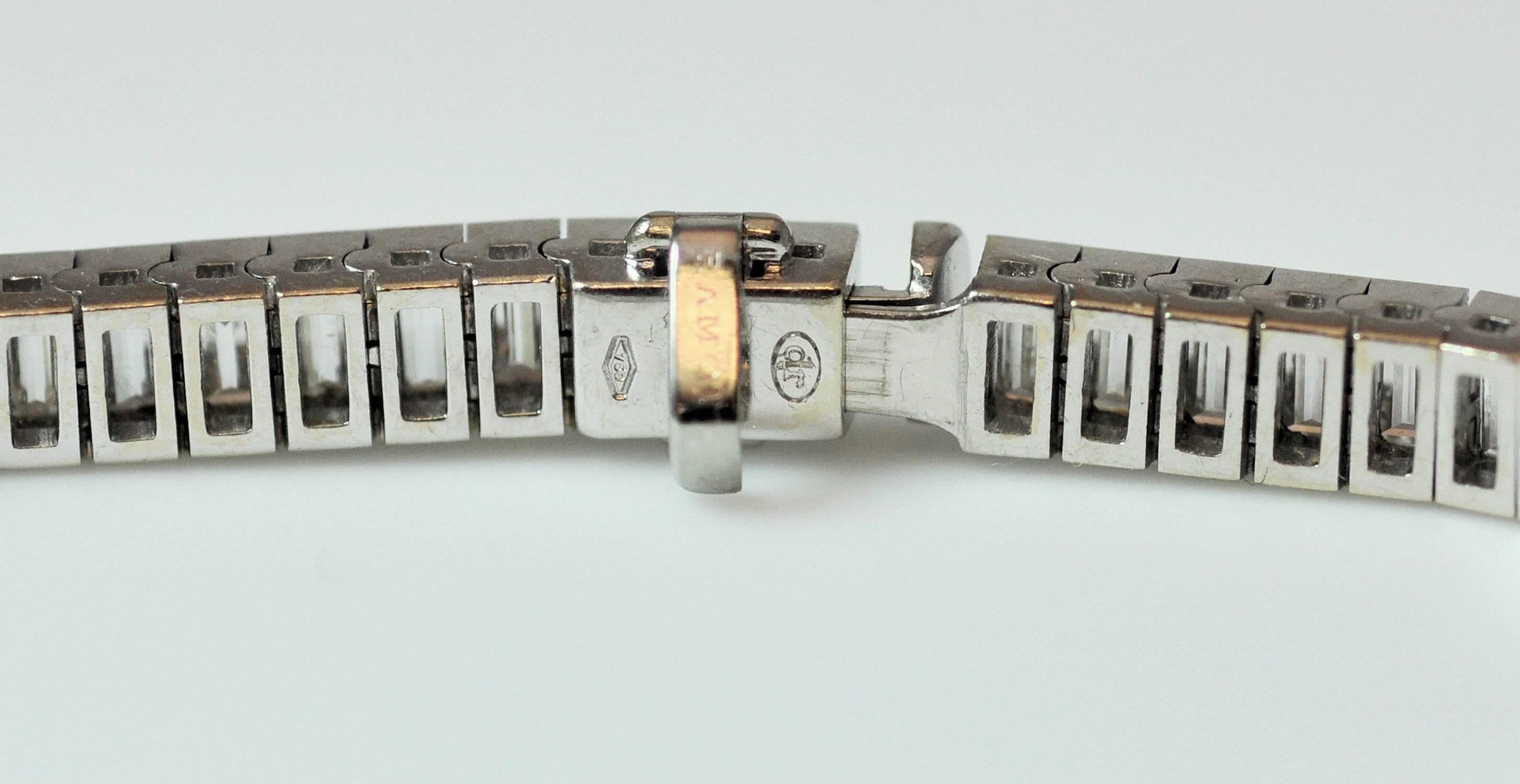 Baguette Diamond Gold Line Bracelet 3