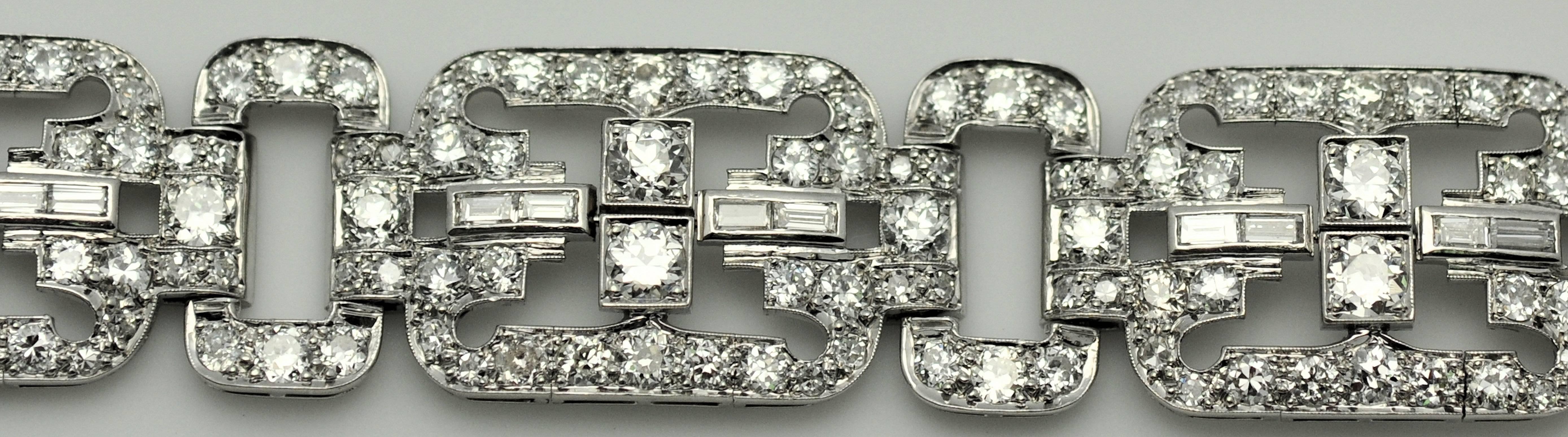 Art Deco Diamond Platinum Bracelet In Excellent Condition For Sale In Dallas, TX