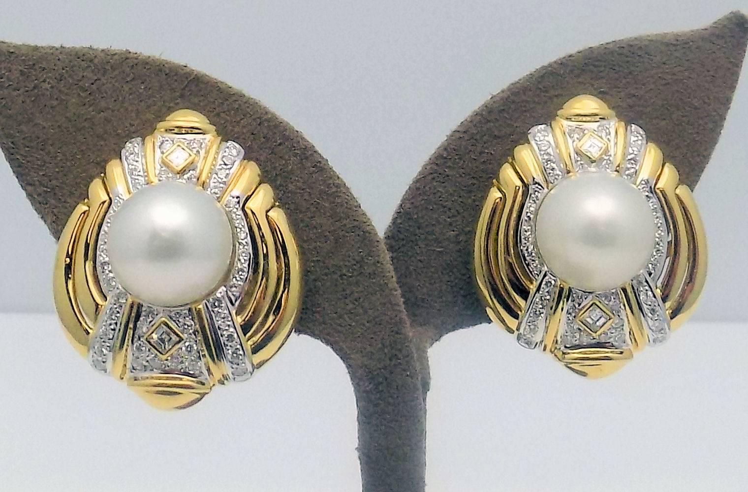  Mabe Pearl  Diamond Gold Earrings.  In New Condition For Sale In Dallas, TX