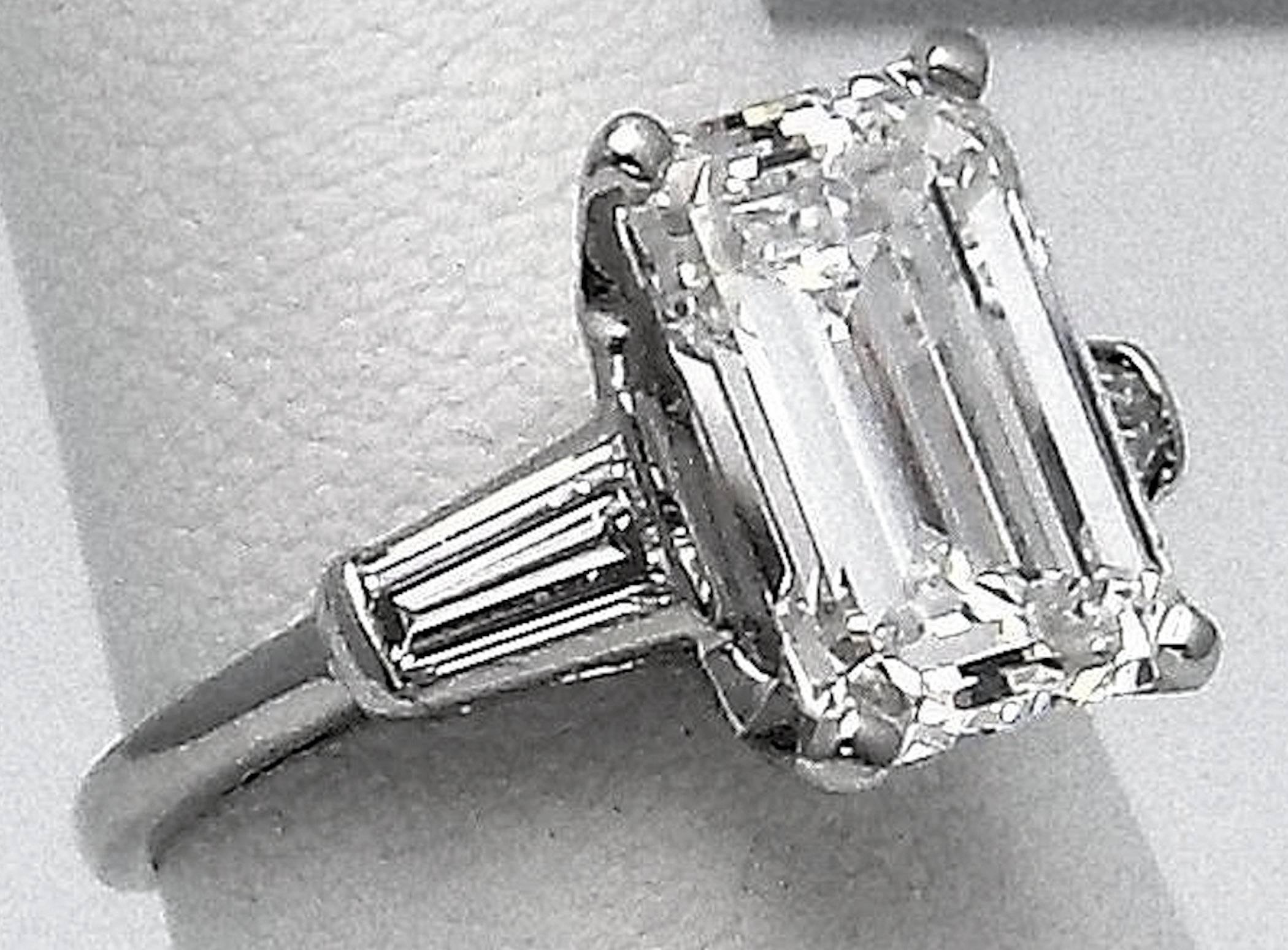 Classic 3.25 Carat Emerald Cut Diamond GIA Certified Engagement Ring For Sale 3