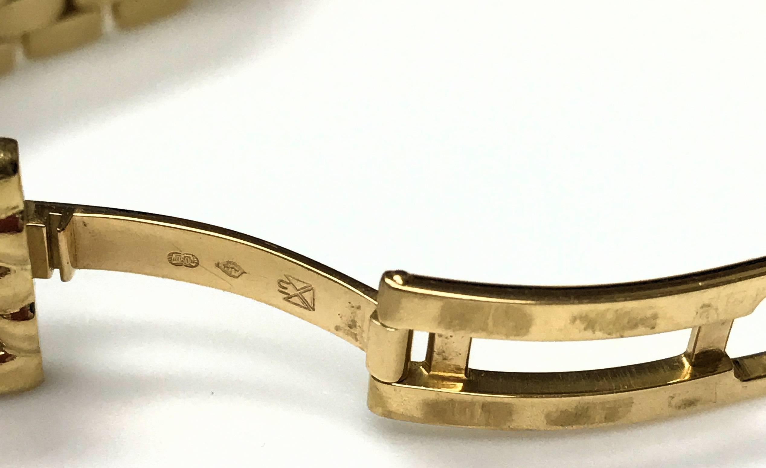 Women's Van Cleef & Arpels Ladies Yellow Gold Diamond Classique Quartz Wristwatch For Sale