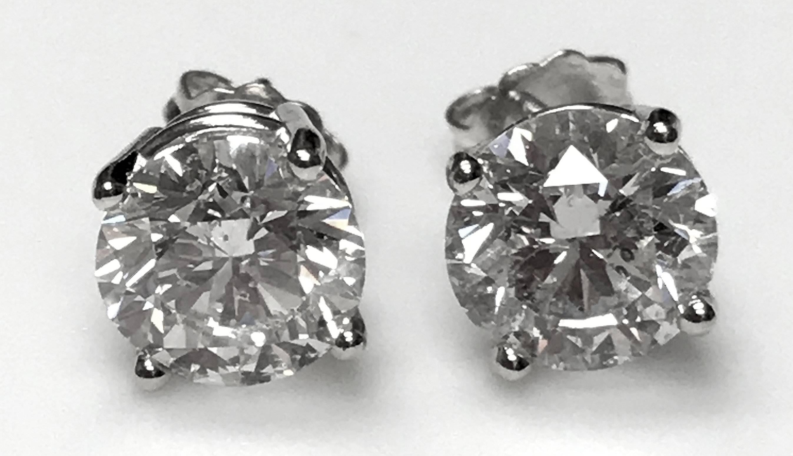 4.60 Carat Total Weight Diamond Ear Studs In New Condition For Sale In Dallas, TX