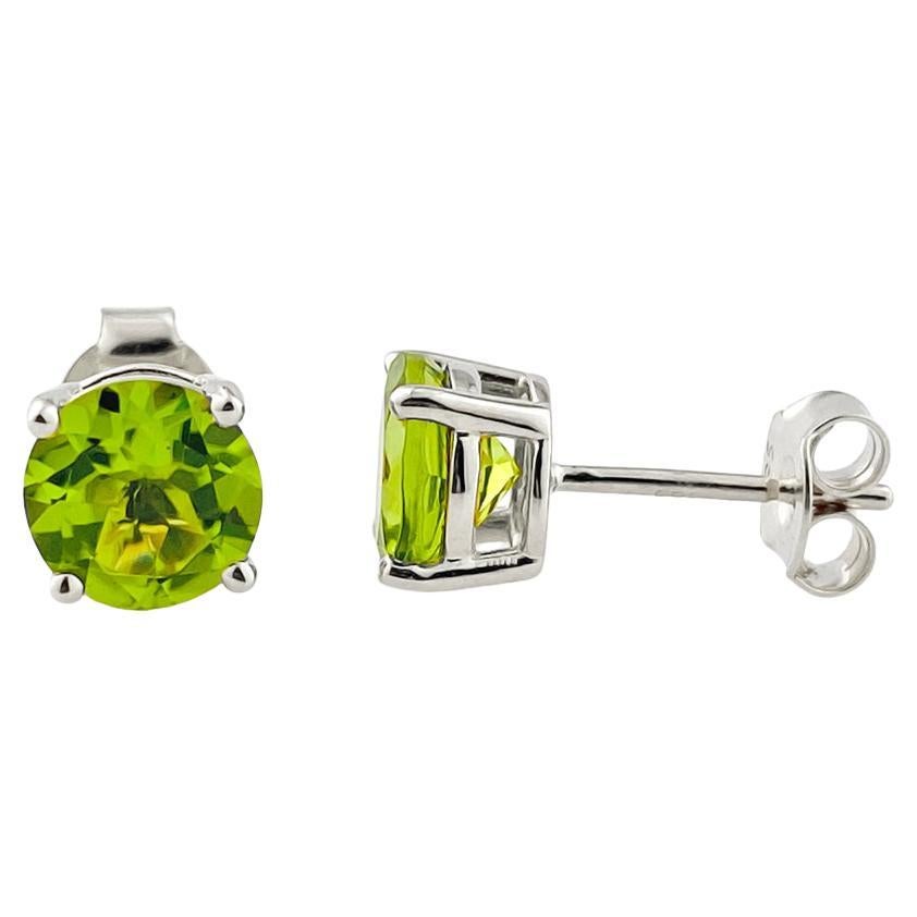 14 kt White gold 2.62ct Peridot
Lime Zest
Studs