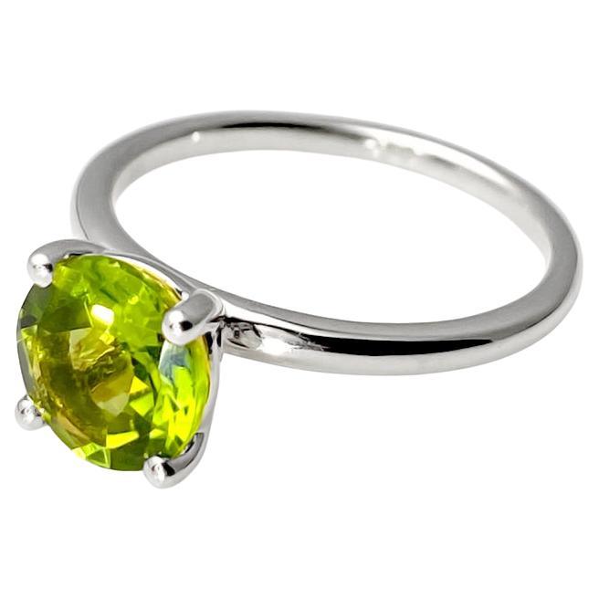 14KT White Gold Round Peridot Solitaire Ring