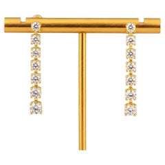 Ohrringe aus 14-karätigem Gelbgold mit abgestuften Diamanten (3,0 Karat) in Tropfenform