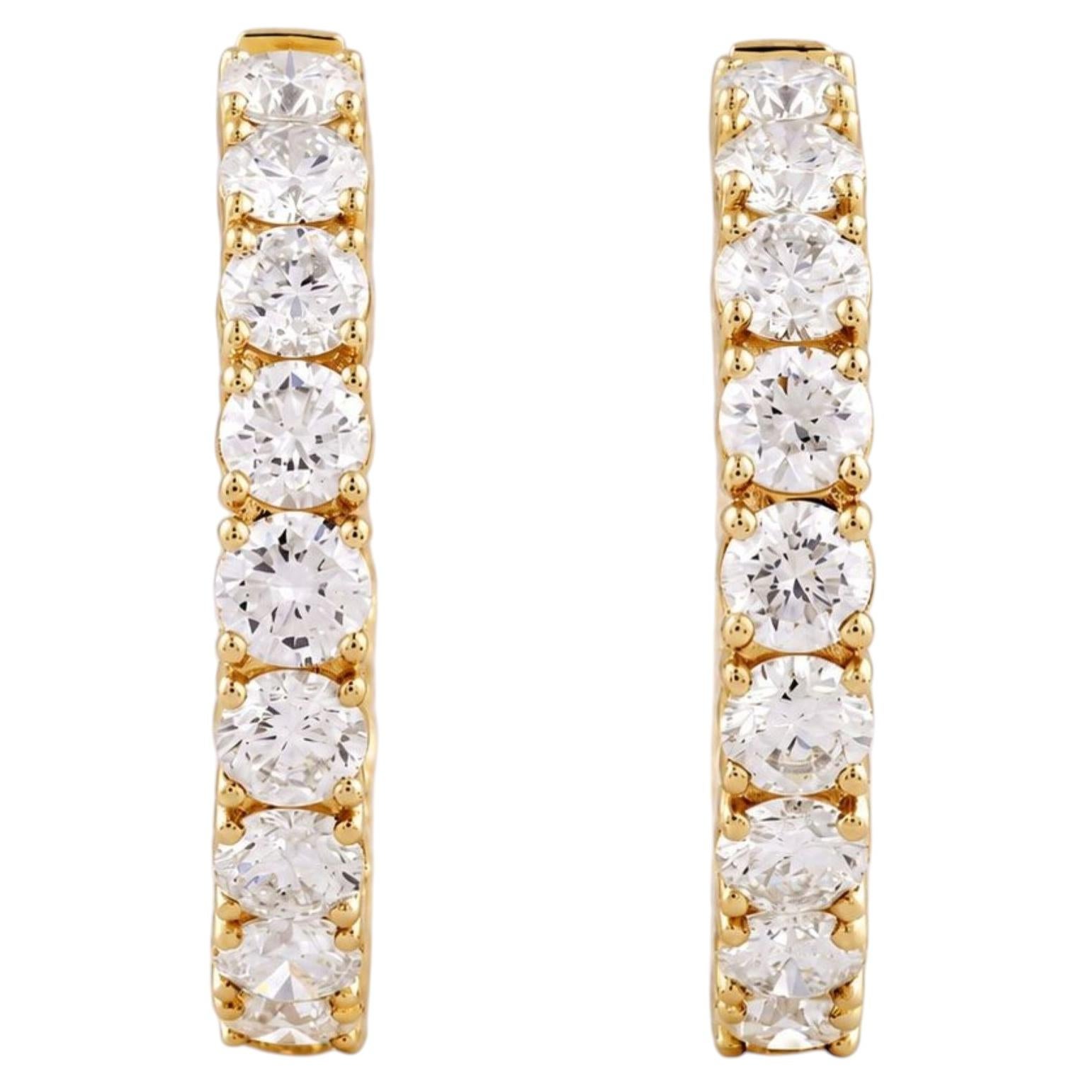 Orecchini a cerchio "Inside-Out" in oro giallo 14 carati con diamanti naturali rotondi da 10,39 carati