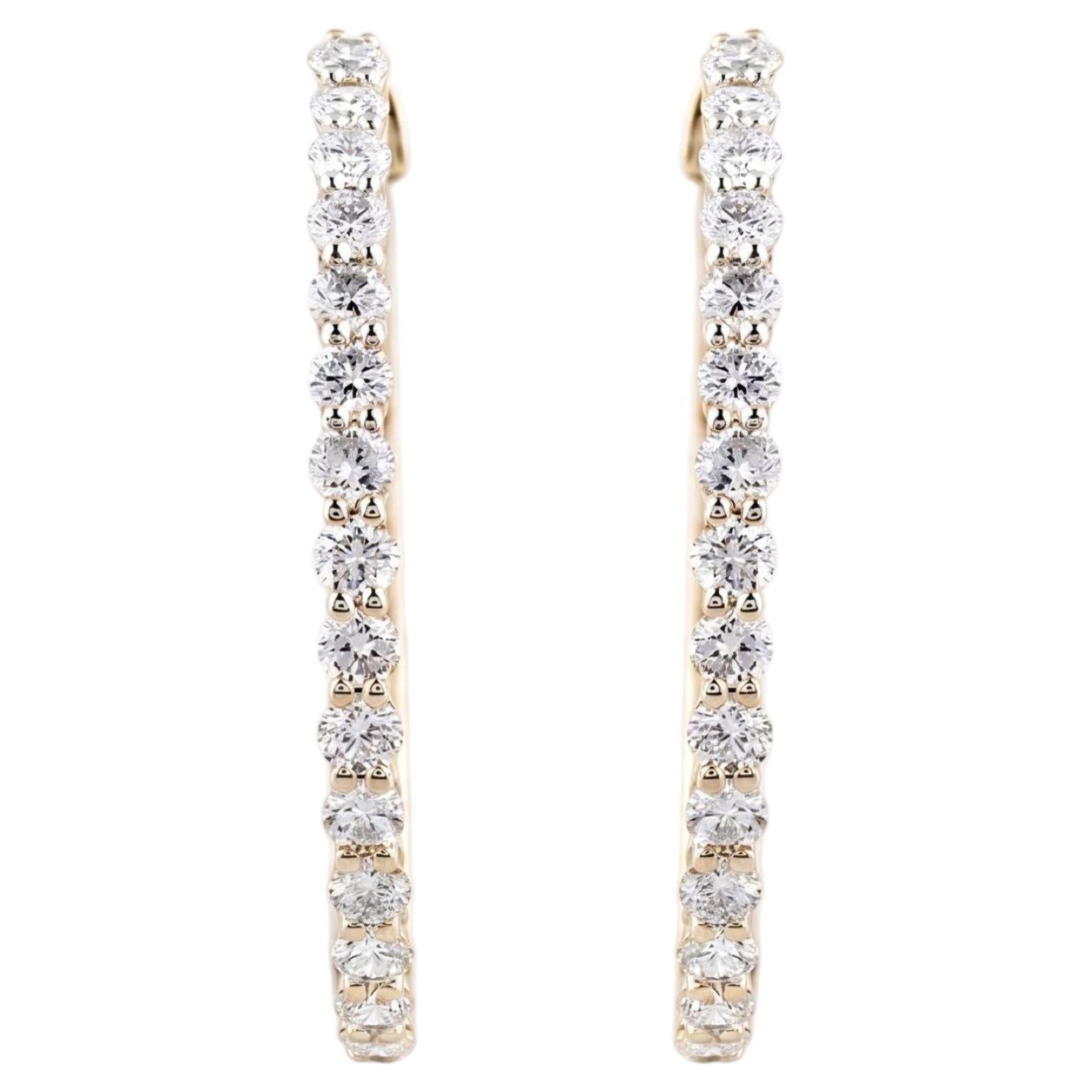 Pendientes de aro de oro amarillo de 14 quilates con diamantes de 1,44 quilates y sujeción compartida
