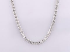 Collier « tennis » classique en or blanc 14 carats, orné de diamants ronds, 22,74 carats