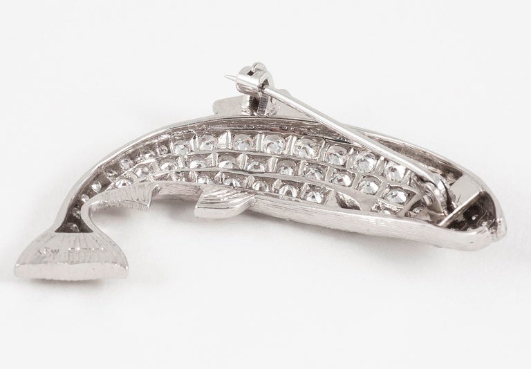 Alabaster and Wilson 1980 Diamond Gold Leaping  Salmon Brooch In New Condition In London, GB