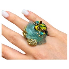 Anello in oro giallo 18 carati smaltato a caldo con 64 carati. Acquamarina di Konforti Gioielli