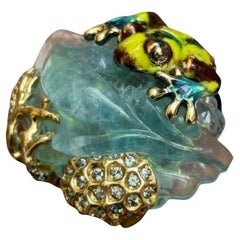 Anello in oro giallo 18 carati smaltato a caldo con 64 carati. Acquamarina di Konforti Gioielli