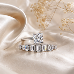 Anillo de boda con diamantes naturales de 1,93 quilates, con tallas «cushion» y «esmeralda», en oro blanco de 18 quilates