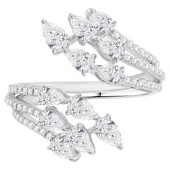 Anello a fascia con doppio grappolo di foglie e diamante naturale a forma di pera da 1,53 carati, in oro bianco 18 carati