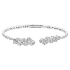 Armreif mit Blattmotiv aus natürlichen Baguette-Diamanten (1,34 Karat) in 18 Karat Weißgold