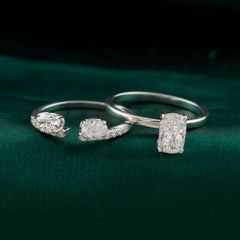 Conjunto de dos anillos hechos a mano con diamantes naturales de 1,62 quilates en talla radiante y ovalada, en oro blanco de 18 quilates