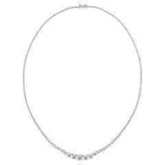 Collar «Riviera» con diamante redondo natural de 8,11 quilates, en oro blanco de 18 quilates, con certificado HRD