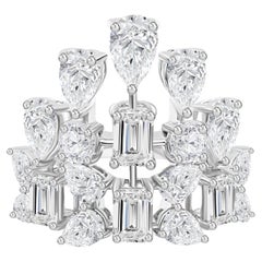 Bague de cocktail en or 18 carats, sertie d'un diamant naturel taille poire et d'un diamant taille émeraude de 4,28 carats