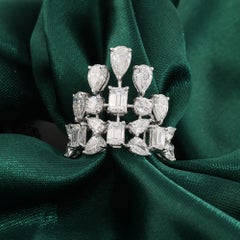 Bague de cocktail en or 18 carats, sertie d'un diamant naturel taille poire et d'un diamant taille émeraude de 4,28 carats
