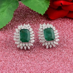 Pendientes en espiral con esmeraldas naturales de corte esmeralda de 15,92 ct y diamantes, en oro blanco de 18 quilates