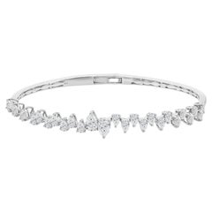 Bracelet rigide en or blanc 18 carats serti d'un diamant naturel en forme de poire de 2,54 carats