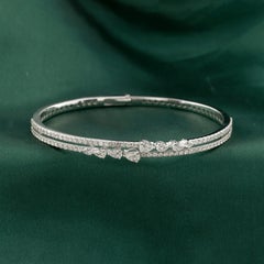 Zweireihiger, überkreuzter Armreif mit natürlichen Birnen-Diamanten, 1,92 Karat, aus 18 Karat Weißgold