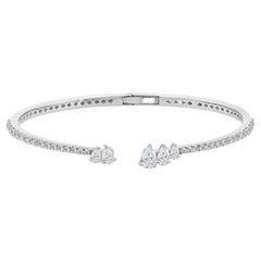 Asymmetrische, offene Manschette mit natürlichem Birnen- und rundem Diamanten, 1,82 Karat, 18 Karat Weißgold