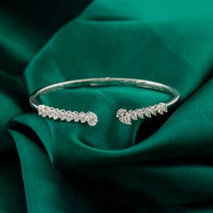 Bracciale con diamante naturale a forma di pera da 1,76 carati in oro bianco 18 carati