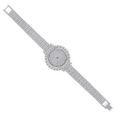 Armbanduhr aus 18 Karat Weißgold mit einem Zifferblatt aus 10,29 Karat natürlichen runden Diamanten im Pavé-Stil