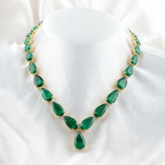 18K Yellow Gold 103.61 Ct Natural Pear Emerald Graduated Bezel Line Necklace