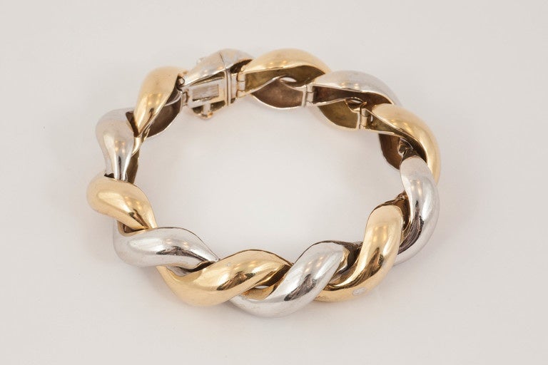 Bold yellow and white Gold twist Bracelet In Excellent Condition For Sale In London, GB