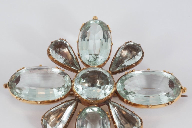 Rare Aquamarine Regency brooch In Excellent Condition For Sale In London, GB